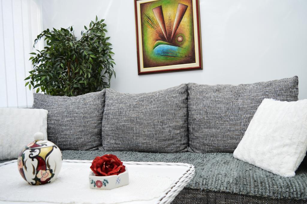 דירות ספליט Studio Two Roses מראה חיצוני תמונה